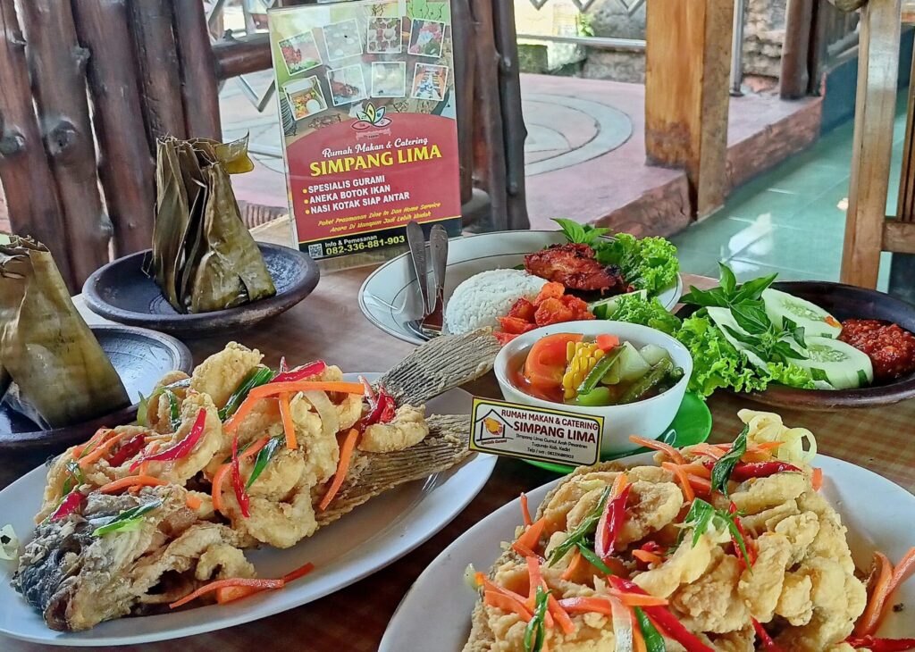 rumah makan simpang lima tugurejo kab. kediri
